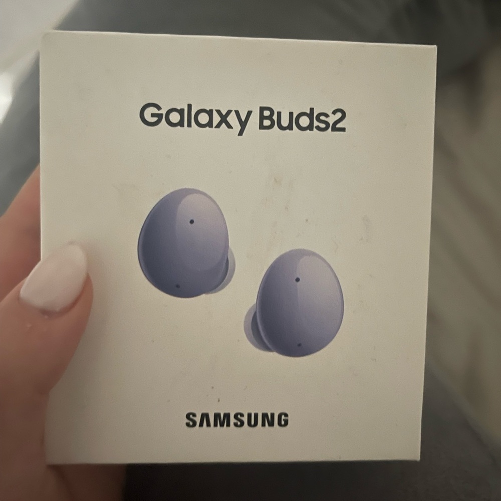 BRAND NEW Galaxy Buds2